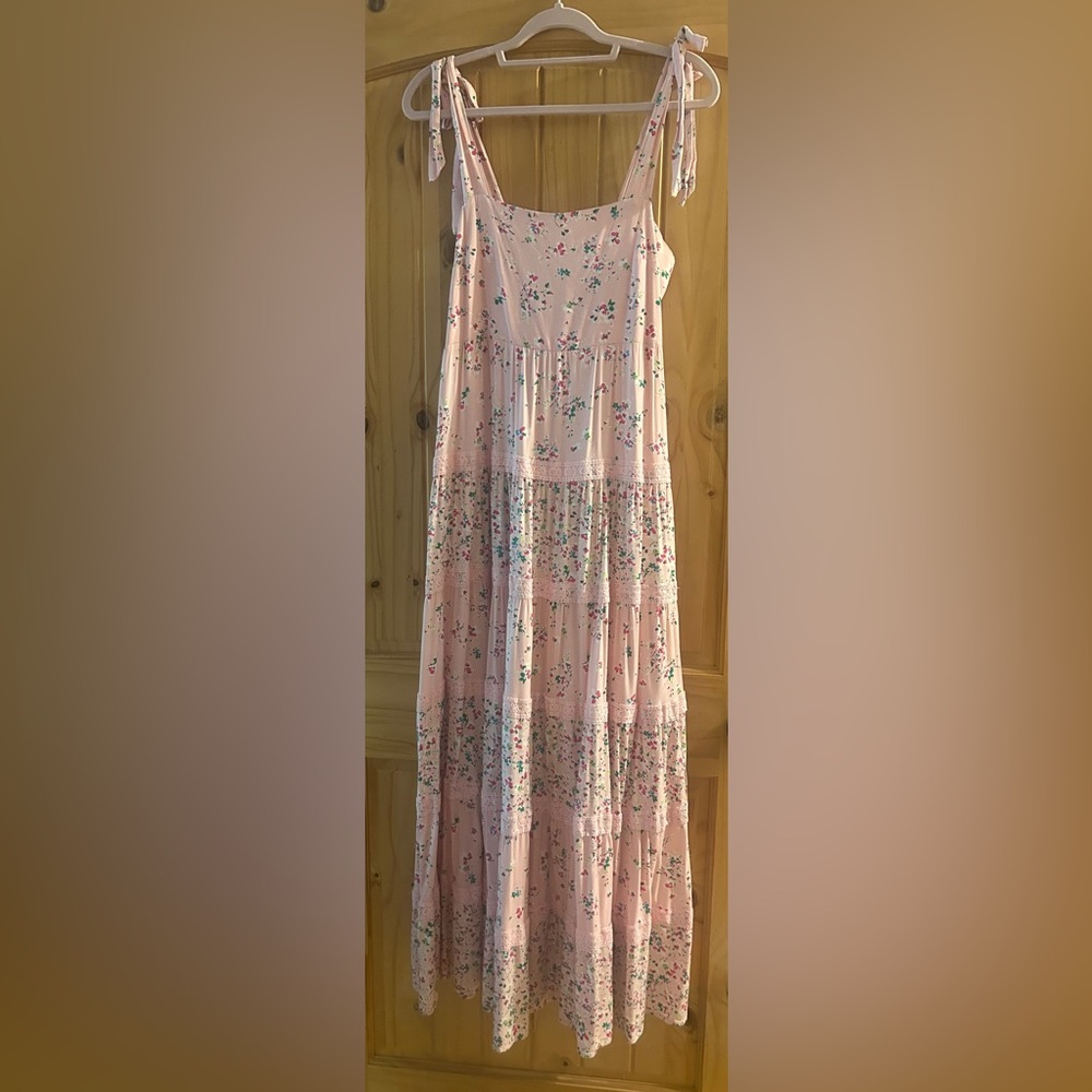 Beautiful colorful maxi dress with tie straps!